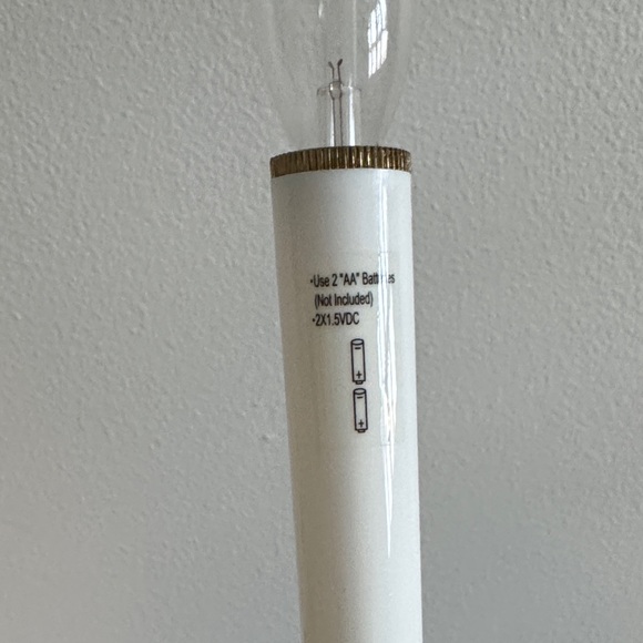 Elegant Gold and White Candle Holders - Picture 3 of 5